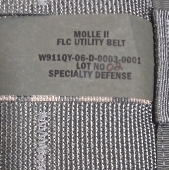 ACU Fighting Load Carrier MOLLE II Utility Vest - Picture 2 of 8